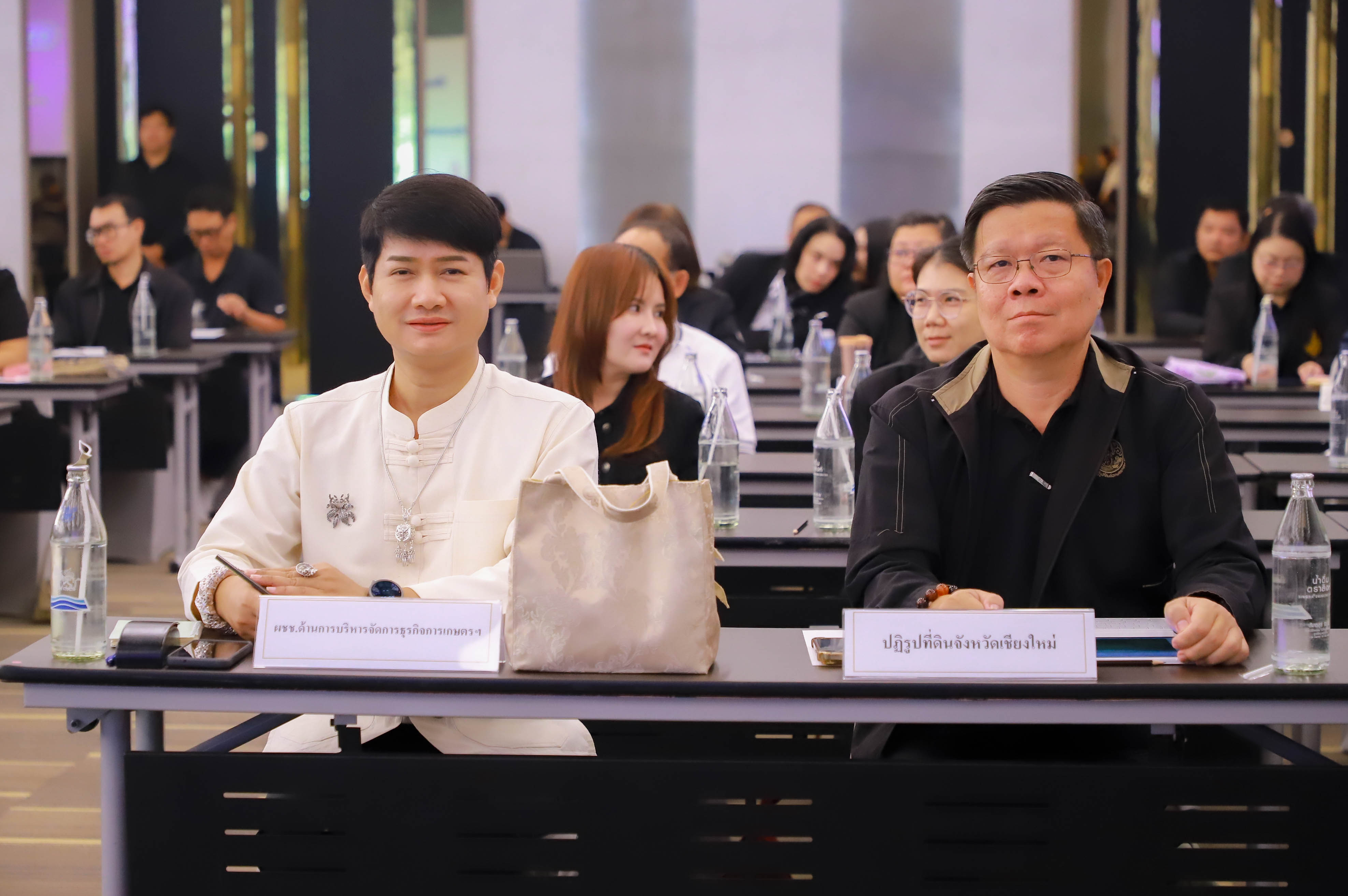 title - สะท้อนมุมมอง กำหนดทิศทาง 51 ปี ส.ป.ก. จัดที่ดินกว่า 36 ล้านไร่ หนุนเกษตรกร 2.98 ล้านครัวเรือน เลขาธิการ ส.ป.ก. เปิดสัมมนาฯ ยกระดับการทำงานมุ่งตอบโจทย์เกษตรกรในบริบทใหม่